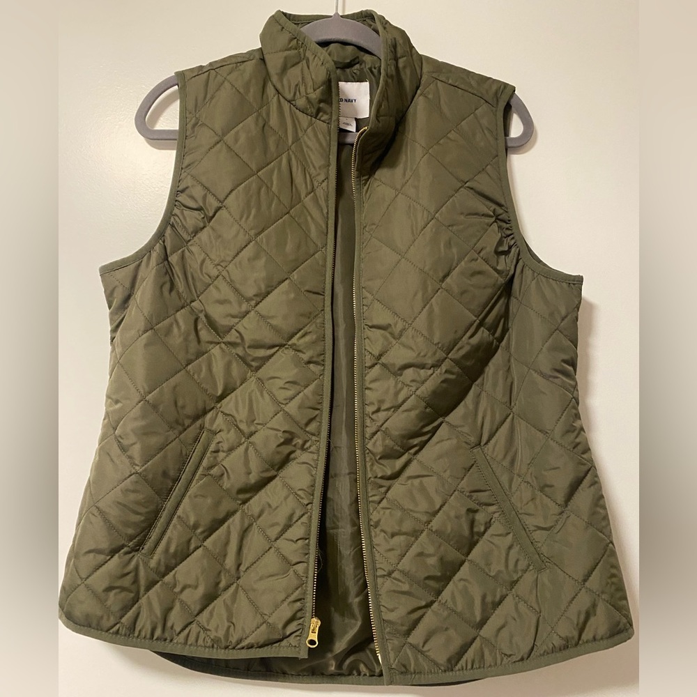 Old Navy Forest Green light puffer vest